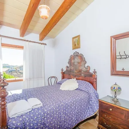 Holiday home Es Pujols Campanet